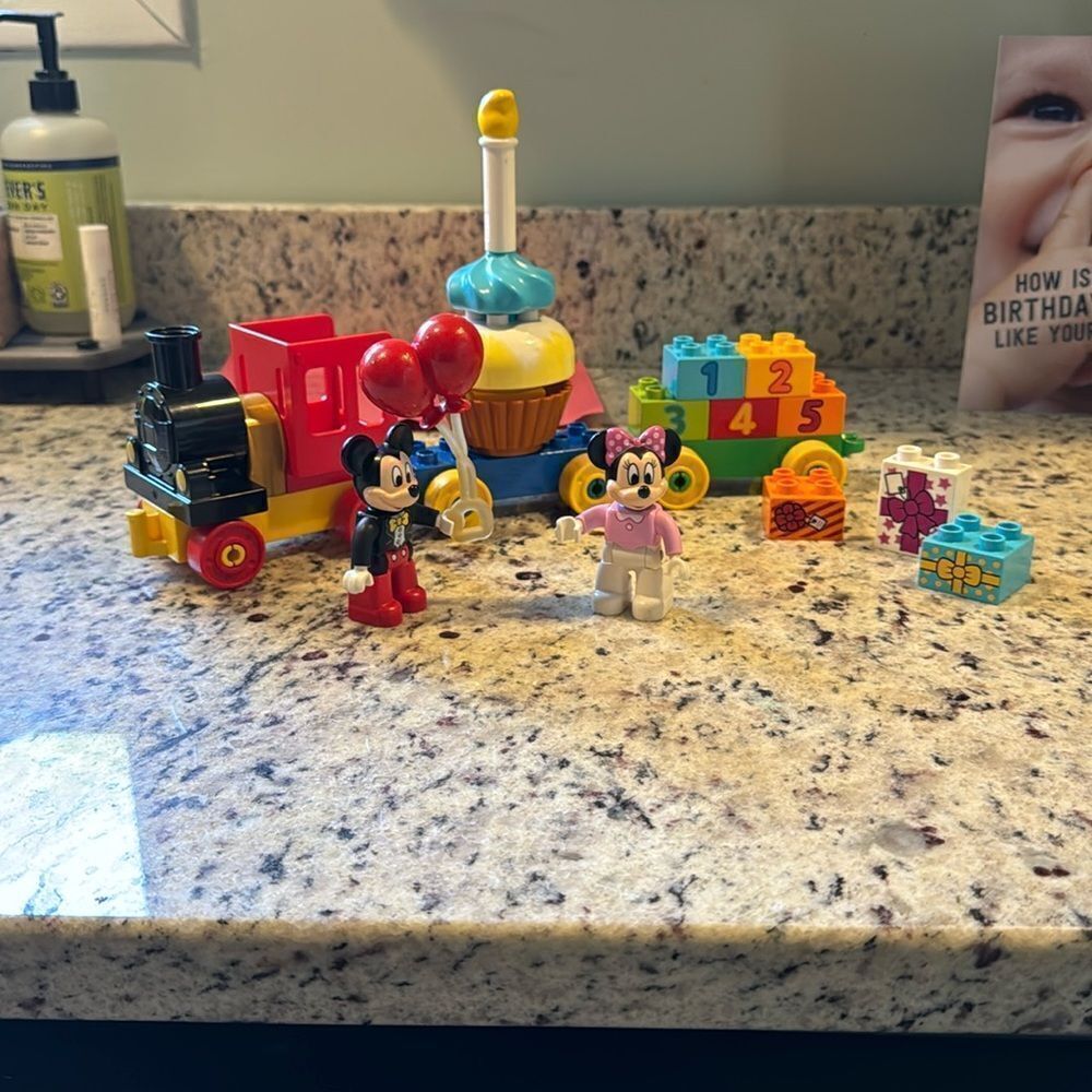 Lego Duplo Mickey and Minnie Birthday Parade